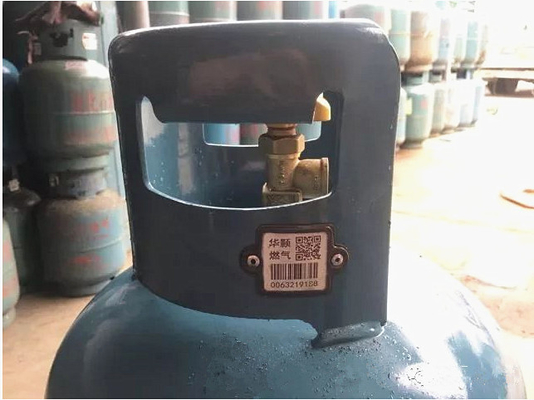Etichetta metal-ceramica della bombola a gas che segue con la tecnologia di codice a barre